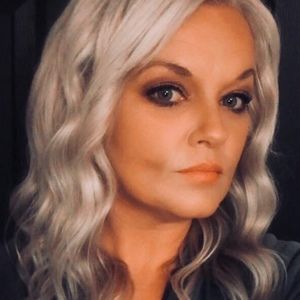 Meet your Posher, Posh